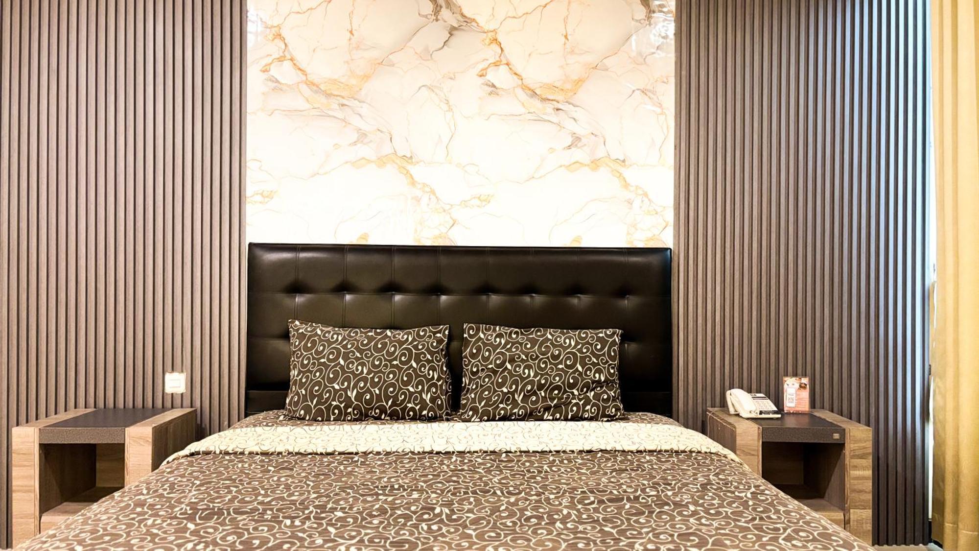 Utc Hotel Семаранг Экстерьер фото